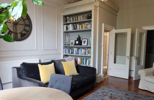 Ballsbridge Apartment | Luxurious Newly Renovated Apartment