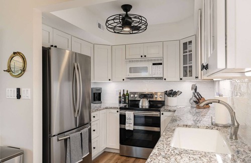 Interchange Square House | Luxurious Oceanfront Townhouse