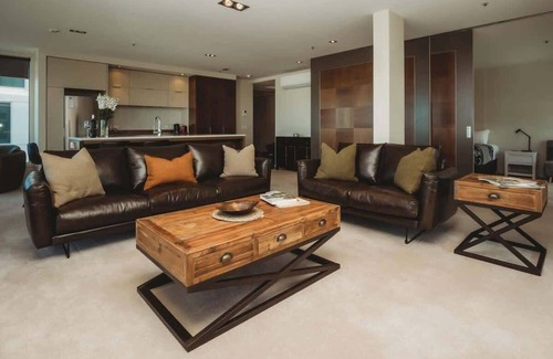 New Plymouth CBD Apartment | Luxurious Penthouse with Stunning Views