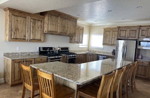 Fairview Cabin | Luxurious retreat nestled near Fairview, Utah! Perfect for family reunions!