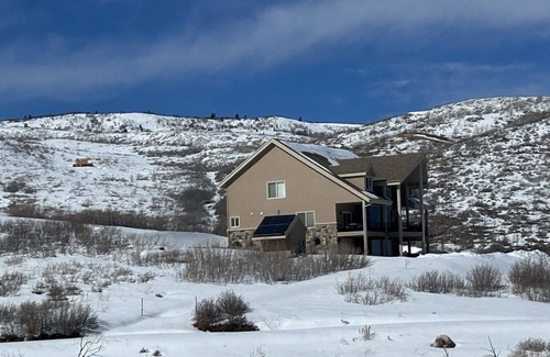 Fairview Cabin | Luxurious retreat nestled near Fairview, Utah! Perfect for family reunions!