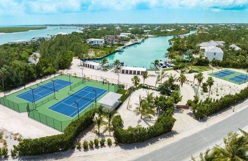 Providenciales Villa | Luxurious Seaside Villa in Turks and Caicos