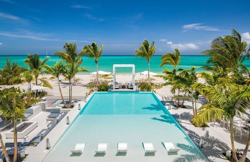 Providenciales Villa | Luxurious Seaside Villa in Turks and Caicos