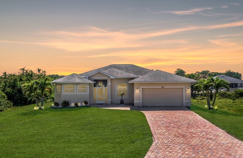 Pine Valley House | Luxurious & Spacious Canal Home with Heated Pool