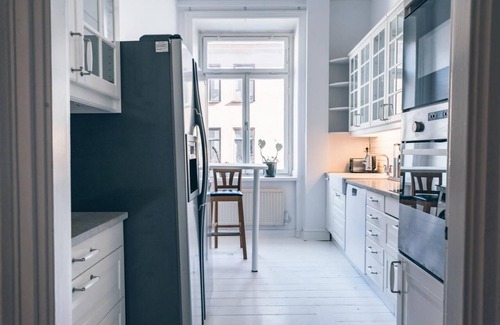 Albano Apartment | Luxurious turn-of-the-century apartment in the center of Stockholm City.