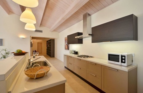 Trequanda Villa | Luxurious Viila on two floors of 221 m2 consisting of a double dining room with kitchen equipped with dishwasher, microwave oven, electric oven, fridge and freezer.Comfortable sofas, fireplace, large breakfast bar, two double bedrooms with private bathro