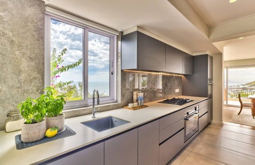 Fresnaye Villa | Luxurious Villa w Stunning Sea Views Noni Villa