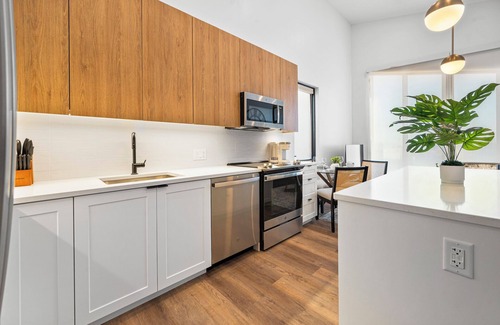 East Boston Apartment | Luxury 1BR Next to Logan Airport 3236