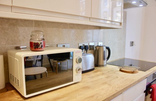 Kilburn Apartment | Luxury 2 Bed apartment- Zone 2 (10 mins into Central London)
