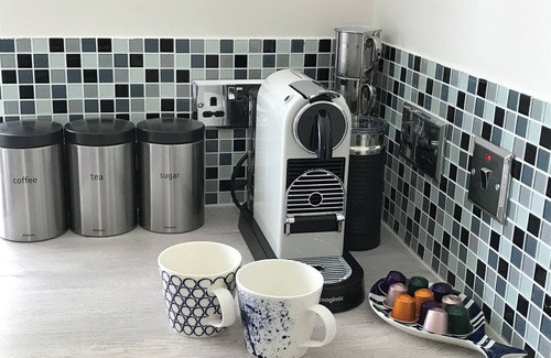 Tarbert Cottage | Luxury 2 bed ensuite cottage in Scottish Estate setting, short walk to loch