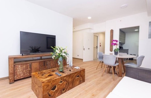 Marbella Condo | Luxury 2 bedroom apt free parking