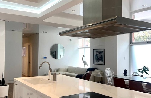 Fashion District Condo | Luxury 2-BR 2 BTH in Downtown Toronto's Trendy Core