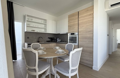 Karavas Apartment | Luxury 2BR Penthouse in Gated Complex with Terrace, Pool and Gym