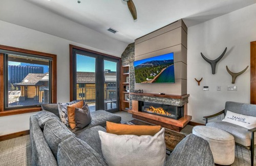 Lakeside Park Apartment | Luxury 2Br Residence steps from Heavenly Village & Gondola condo