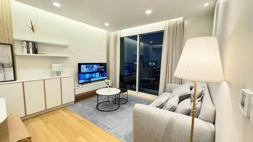 Klaeng Apartment | Luxury 2BR Thonglor Pool Sauna