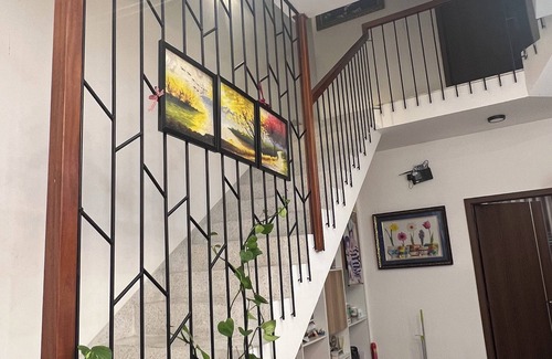 Thanh Khe House | Luxury 3-bedroom house in charming Đà Nẵng with WiFi, AC. Book now