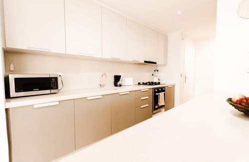 Tumba Vieja Apartment | Luxury 3 Bedroom Oceanview apt parkingandbalcony