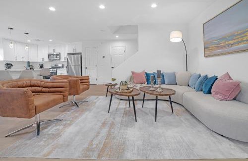 Rhodes Ranch Villa | Luxury 3BR Near Strip, Hot Spa & Pool, Gazebo, BBQ