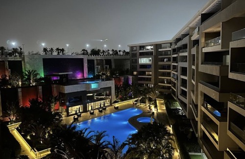 Heliopolis Apartment | Luxury 3BR Pool View Near Airport!