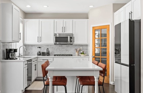 San Marcos House | Luxury 4 BR/3BA home in a gated San Diego Community with a sauna & Tesla Charger