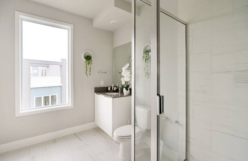 Reunion Bed & Breakfast | Luxury 5 Bed 4 bath With Fun Disney Themed Rooms