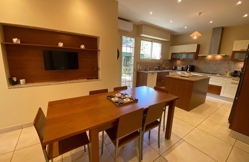 Arcachon Villa | Luxury 5-Bed Villa with Indoor Pool near Arcachon Beach and Shops