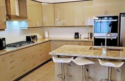 County of Brant House | Luxury 5BD 4BR Sleep 12 - Large Groups, Family, Events , Wedding near Brantford