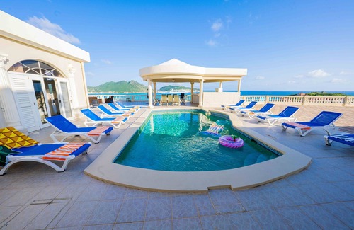 Philipsburg Villa | LUXURY 6 BR. Ocean View - Villa Kimon With a Pool.