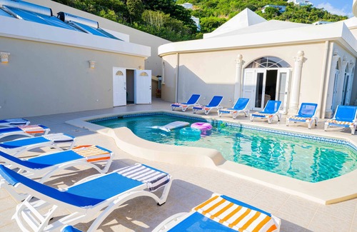 Philipsburg Villa | LUXURY 6 BR. Ocean View - Villa Kimon With a Pool.