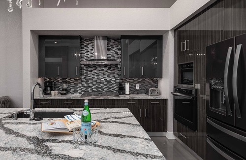 Reunion Apartment | Luxury 6BR Villa w Pool & Cinema, 4mi to Disney