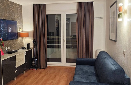 Cœur de Ville Apartment | Luxury Apartment with Jacuzzi