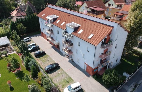 Siofok Aranypart Apartment | Luxury apartment with spa, wifi, pool