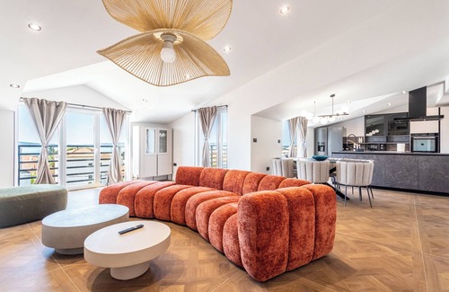 Kastel Gomilica Apartment | Luxury apartments Marino near beach