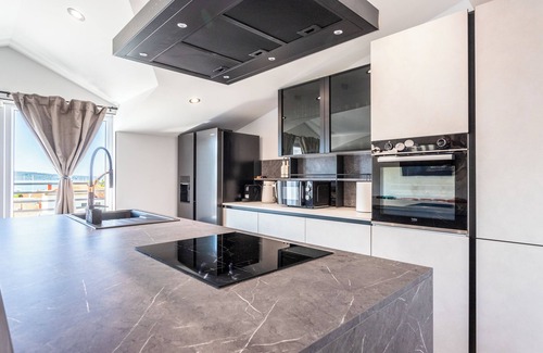 Kastel Gomilica Apartment | Luxury apartments Marino near beach