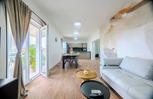 Kastel Gomilica Apartment | Luxury apartments Marino near beach