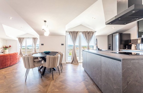 Kastel Gomilica Apartment | Luxury apartments Marino near beach