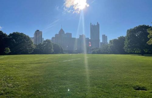 Downtown Pittsburgh Apartment | Luxury Apt at the Point Easy Access To and From Downtown 24-7 Parking