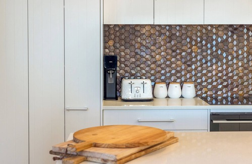 Palm Beach House | Luxury at Palm Beach is just a 5 min walk to Palm Beach