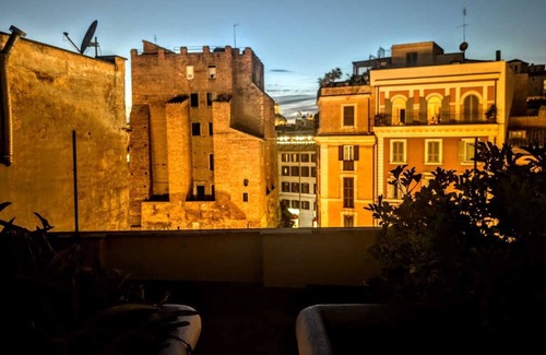 Monti Apartment | Luxury atelier house with terrace over FoRI/Colosseum with Dyson air system