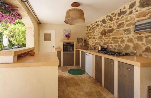 Florensac House | Luxury Authentic French Maison with large Pool and landscaped gardens.