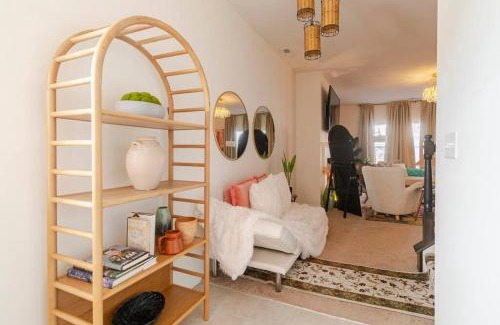 Summit Station Apartment | Luxury Beautiful Spacious Retreat Getaway