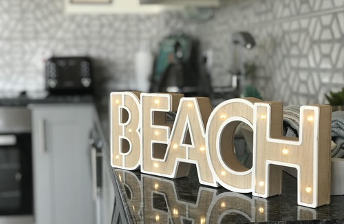 Newcastle Apartment | Luxury bright, spacious, stylish apartment with stunning mountain & bay views