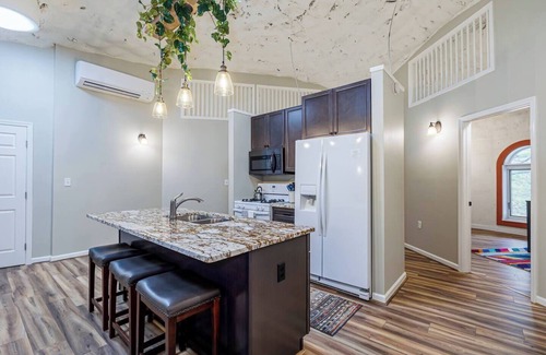 Stanley Apartment | Luxury Bunker Retreat | Shenandoah Views & Ultimate Seclusion