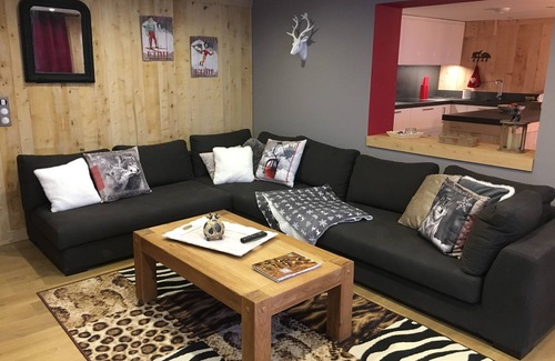 Guzet Neige Ski Chalet | Luxury Chalet Guzet Neige facing the slopes