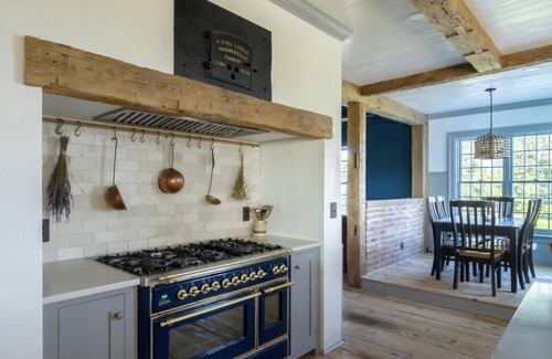 West Milton House | Luxury colonial farm just minutes outside of Lewisburg, 5 miles from Bucknell