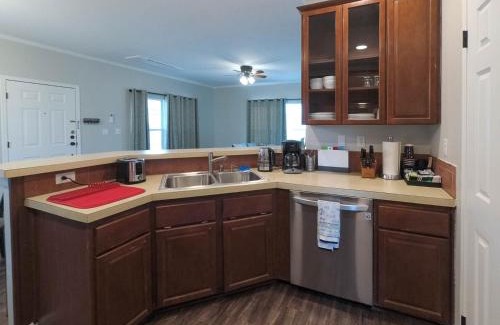 Belton House | Luxury cottage near lake Belton - WiFi A/C