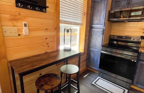 Primrose Cabin | Luxury Couples Cabin in the Heart of RRG!