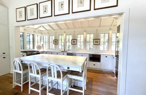 Seaside House | Luxury, Designer Home. Seaside, FL. Next To Chapel, Walk To Beach + 2 Bikes!