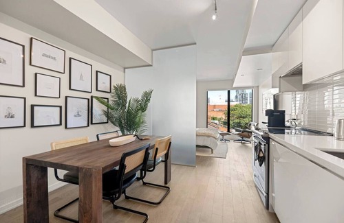 Financial District Condo | Luxury Designer Studio | Prime Location