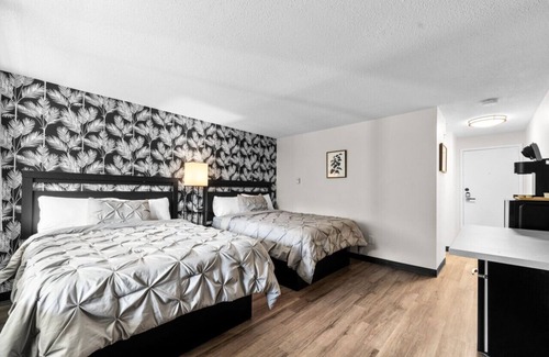 Marshfield Hotel | Luxury Double Bed - Near Beaches, Modern Updates